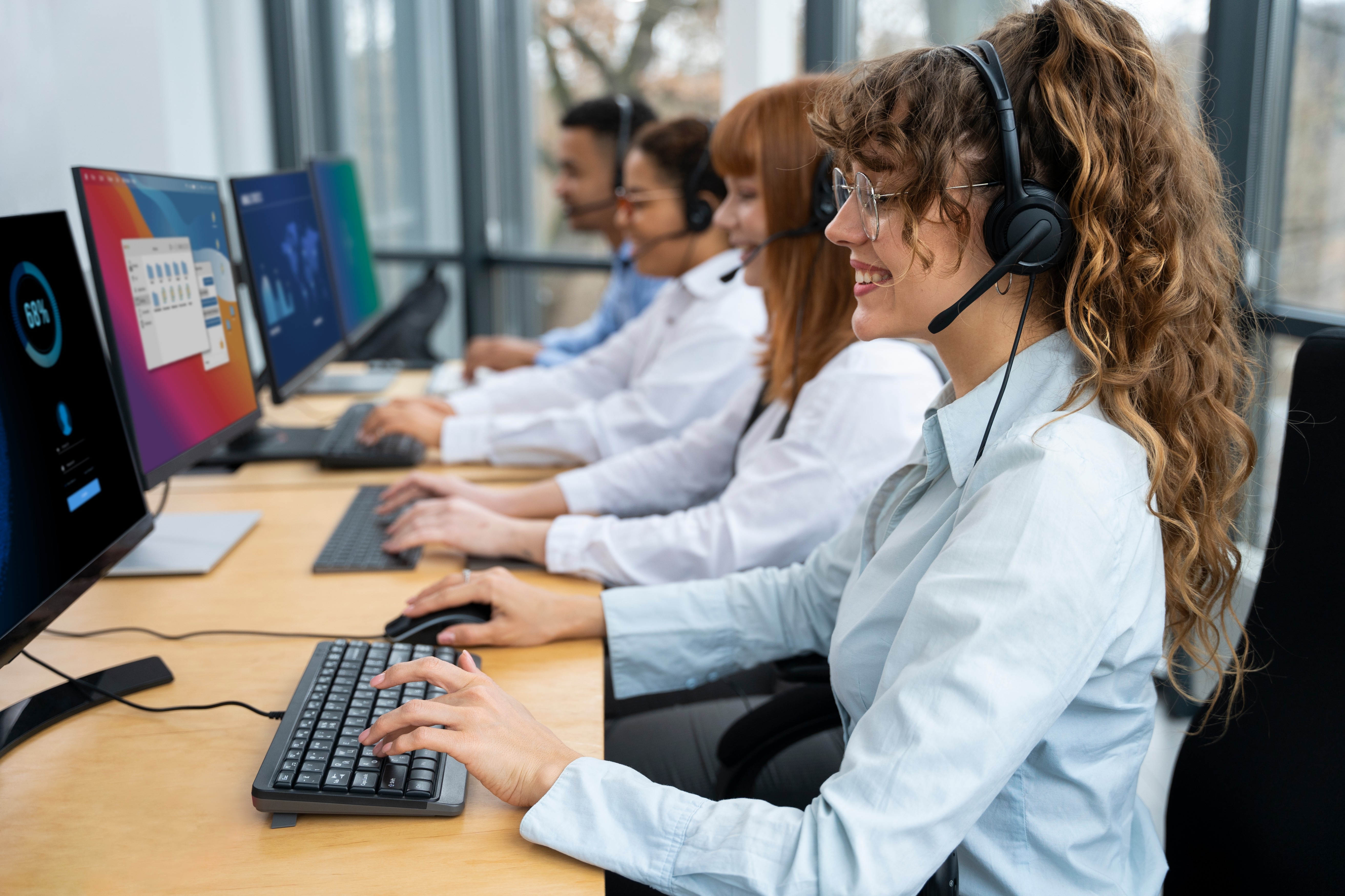 5 Benefits of Contracting Out Your Help Desk Services