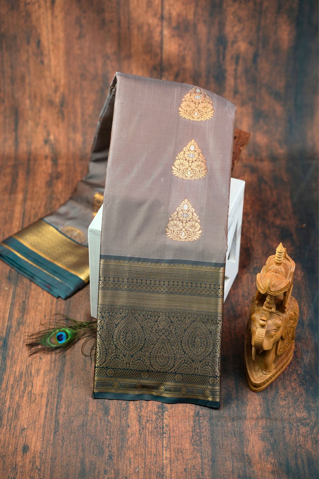 Sukhi Sarees -Chiku Viscose Butta Sarees